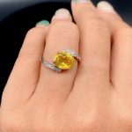 Woman Ring  . White/Gold. Diamond-Round+ Oval Yellow Tourmaline (5164RQ))
